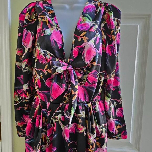 Delfi Collective Lindsay Floral Gown Size Small - Picture 6 of 13